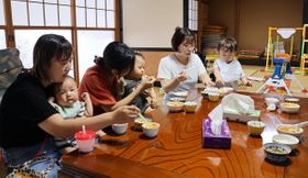 ゆったりランチ「赤ちゃん食堂」親同士のつながり深める場に♪三条市の助産院でスタート、月1回開催を予定