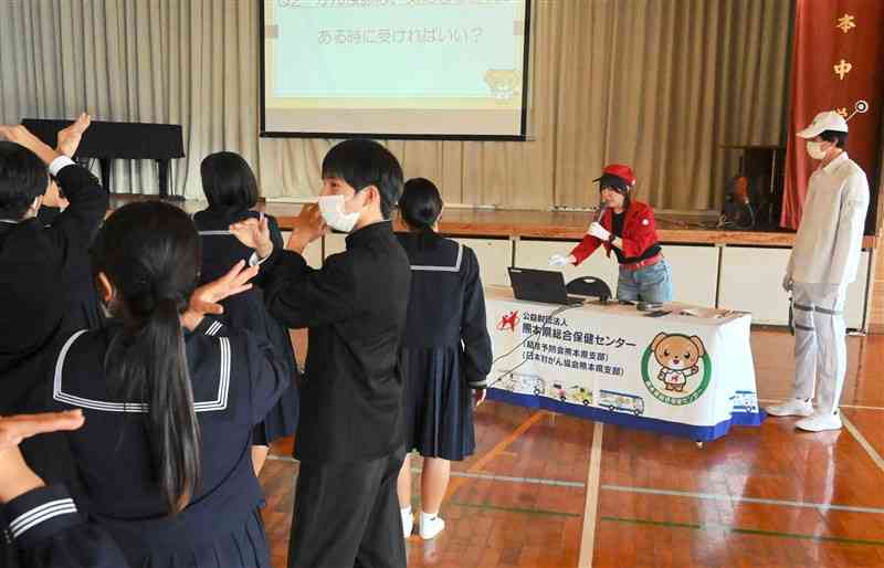 正しい知識と理解を･･･鹿本中で「がん教育」　熊本県総合保健センターが出前授業　山鹿市